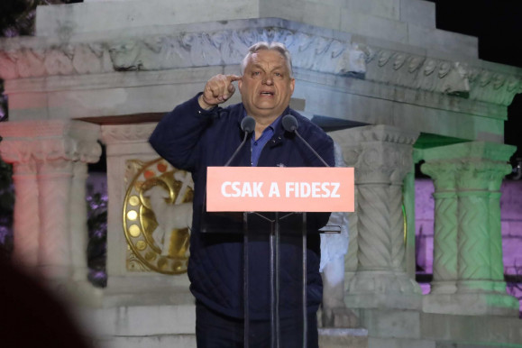 Orbán szerint liberális kormányzás és nemzeti ellenzék jön