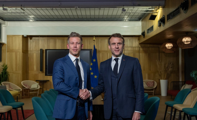 Jönnek a gratulációk a világ minden tájáról