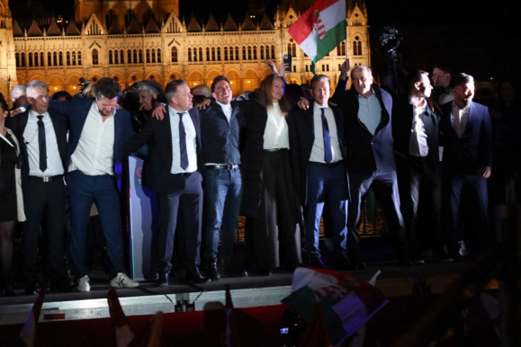 16 év után kikapott a Fidesz, kétharmados győzelmet arat a Tisza Párt