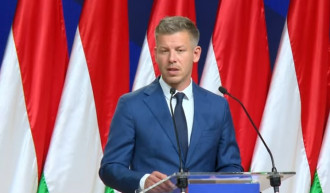 Magyar Péter: Vissza kell vinni a politikát az emberek közé