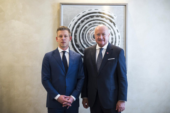 Külföldi lapszemle: új Monarchia, választási vádak és uniós pofonok