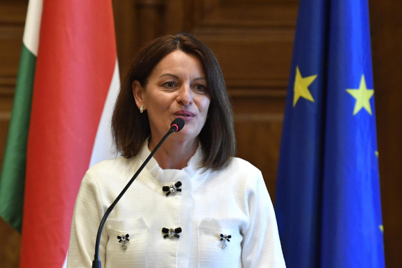 Három helyettes államtitkár távozik