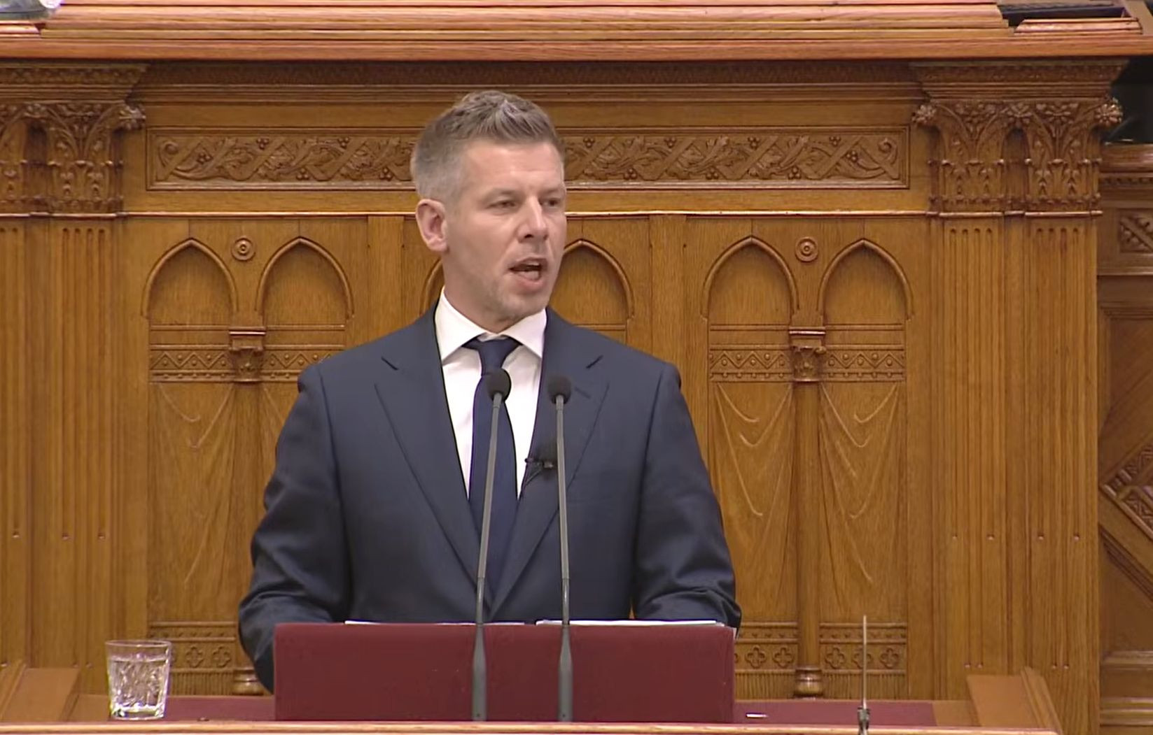 Ambíciózus, de nem lehetetlen, hogy a magyar kormány augusztus végéig hozzáférjen az uniós helyreállítási alaphoz