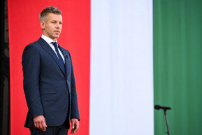 Magyar Péter: A Parlament az elnyomás, a hatalmi gőg szimbóluma volt, és visszavettétek