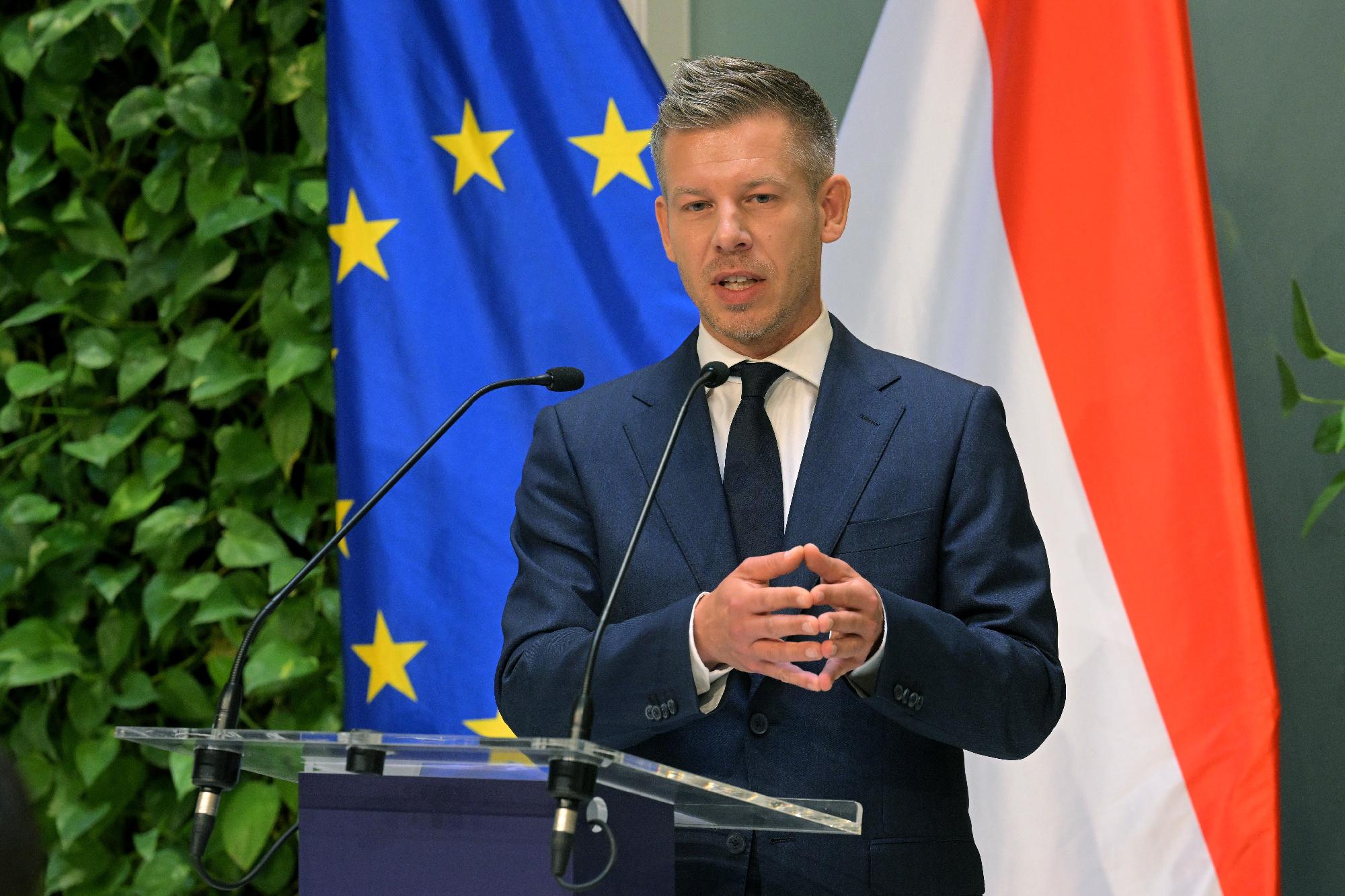 Magyar Péter miniszterelnök rendkívüli sajtótájékoztatój