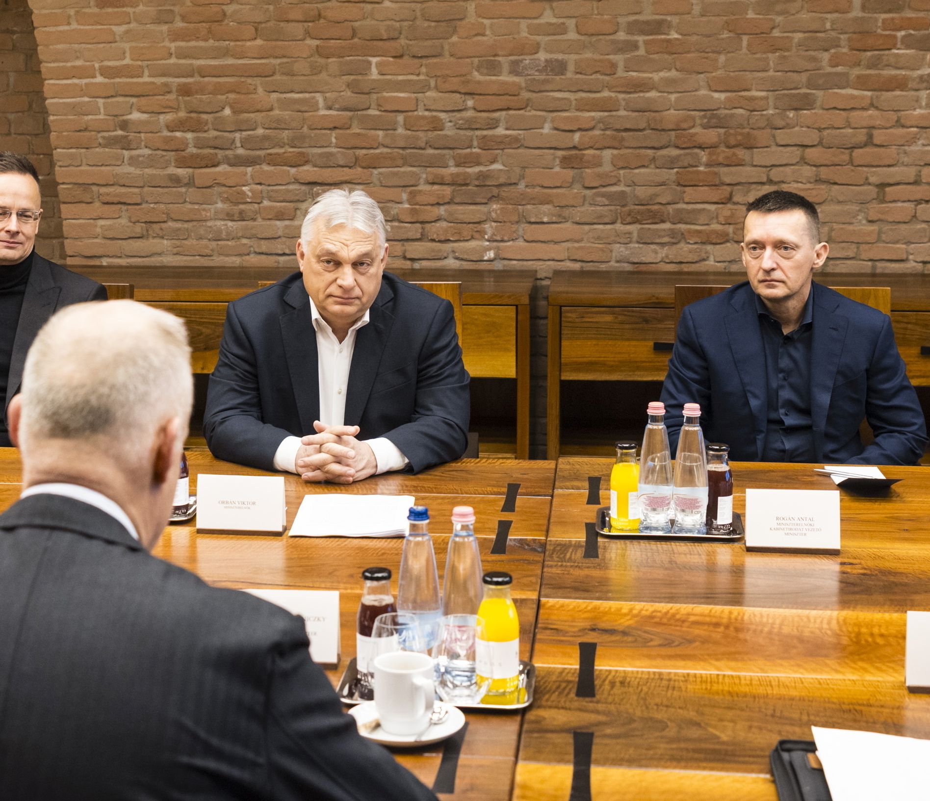 Orbán Viktor összehívta a védelmi és az energiabiztonsági 