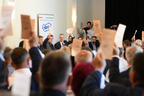 Ezért nem jó ötlet a polgármesteri béreken spórolni