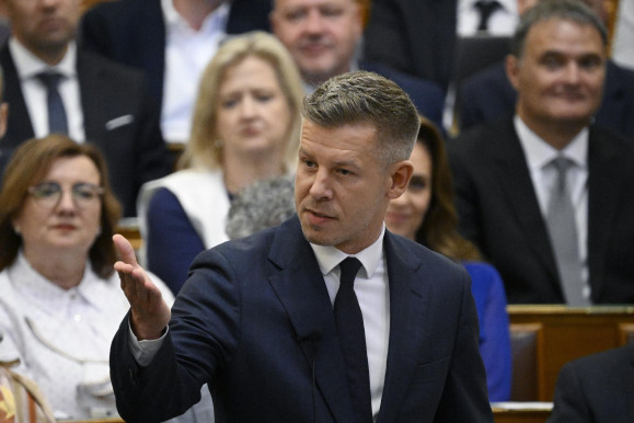 Magyar: Ha Sulyok nem írja alá az Alaptörvény-módosítást, megfosztási eljárás indul ellene