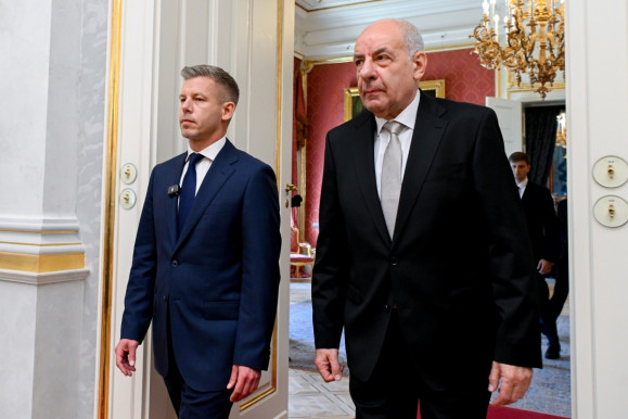 A Sulyok elmozdítását célzó alkotmánymódosítás mutatja meg, el tudja-e kerülni Magyar a korábbi hatalomkoncentrációt