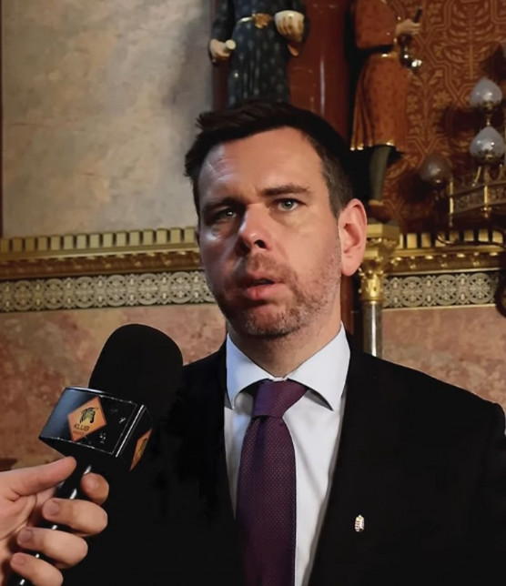 Ezermilliárd ment Mészároséknak, de a közutak jó részére nem jutott