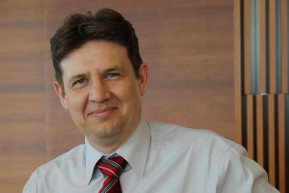 A paksi bővítésért felelős korábbi államtitkárt is megcélozták a Pegasussal