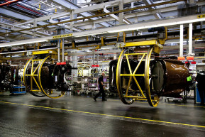 Ha hosszabb távon gyengélkedik a német autóipar, minket is elérhet az elbocsátási hullám