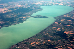 Balatonalmádi polgármesterének cége százmilliókat nyert az EKF-program pályázatain