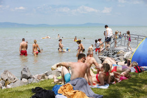 „A Balaton-part most nem egy üdülőhely”