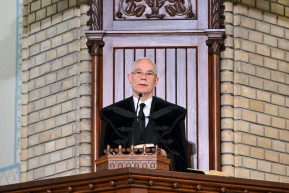 Zalatnay István református lelkész: Az egyháznak vissza kellene adnia a kormánytól kapott ingatlanokat