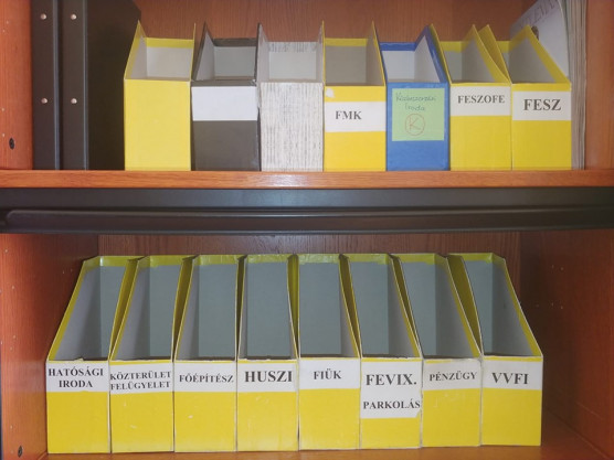 Választás után a senki földjén