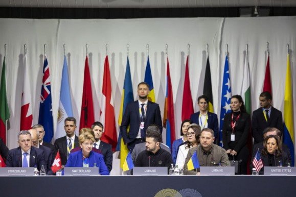 Kamala Harris 1,5 milliárd dolláros segélycsomagot ígért Ukrajnának