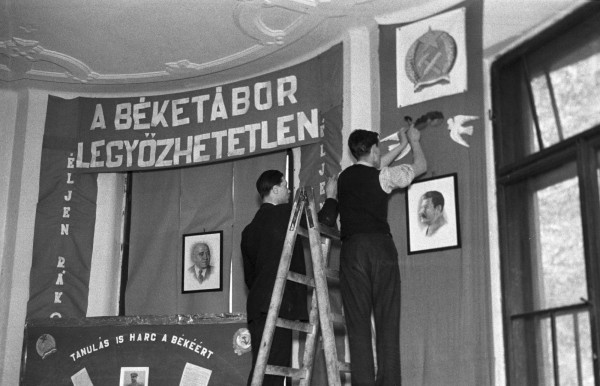 A zsarnokok megpróbálják – Dési János jegyzete