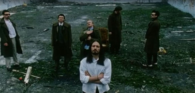 Arató András: Mint cseppben a gumicsont