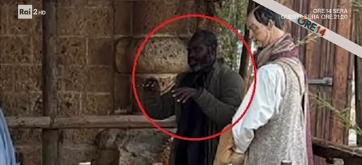 A városköpontban felállított betlehemben próbált elbújni a börtön elől menekülő ember (videóval)