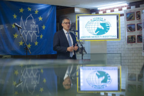 Bolla Tibor azt mondja, nincs köze a számlagyárhoz