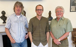 „Kellemetlen meglepetés, hogy Szörényi és Bródy Orbán emberével bratyizik”