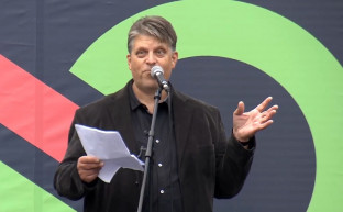 Letiltották Brutit Debrecenben, lemondásra szólították fel a kecskeméti polgármestert