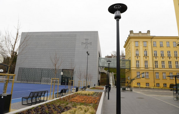 A Vatikán lecsapott a magyarországi ciszterciekre, kormányközeli körökig érhetnek a szálak