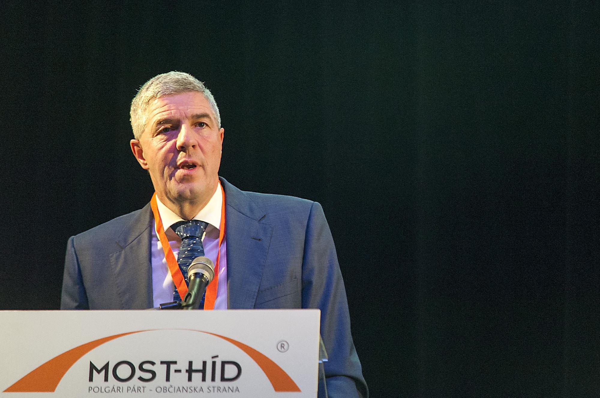 A Most-Híd országos kongresszusa Érsekújváron