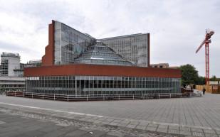 Kilátás Cambridge-ből a Ludovikára