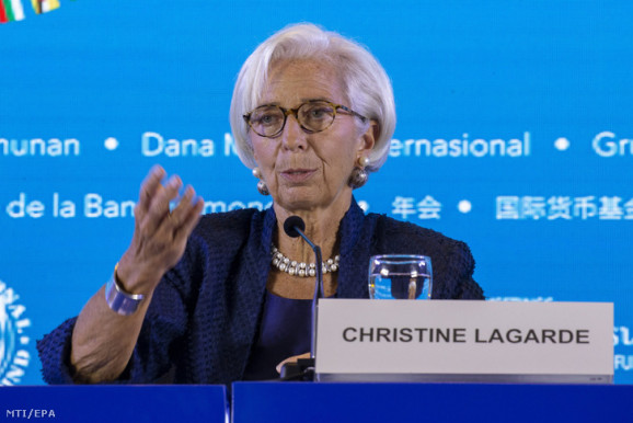 Házhoz vitte a kitüntetést Matolcsy a kormány régi ellenségének