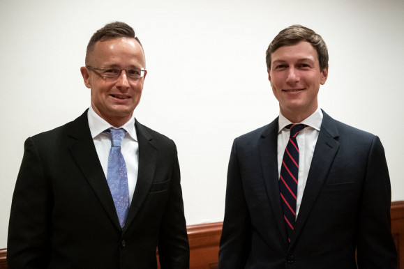 Trump vejével találkozott Szijjártó