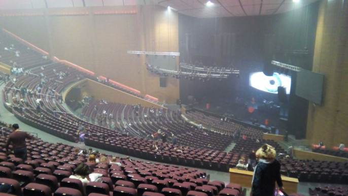 Fegyveresek törtek be és lövöldöztek egy moszkvai koncerthelyszínen, több ember meghalt