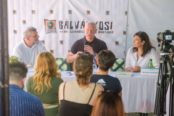 Csák miniszter szerint a koreaiak a rokonaink, csak Dzsungáriából mi nyugatra mentünk, ők meg keletre