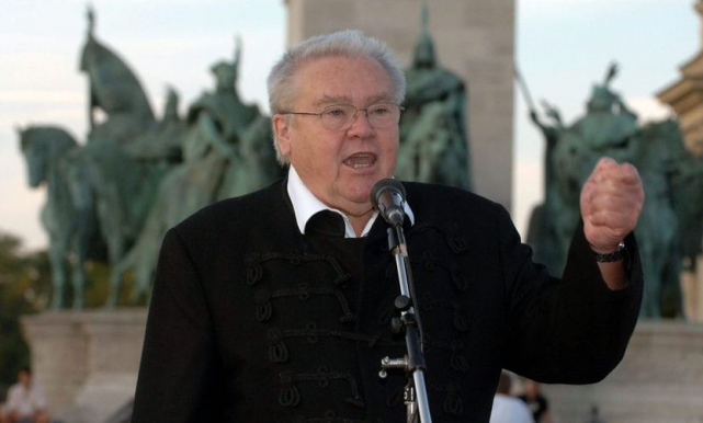 Csurka-emlékkonferenciát rendeznek Schmidt Máriáék 