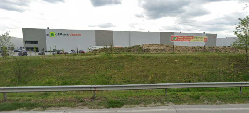 Tűzveszélyes akkumulátor-alapanyagokat raktároznak egy Vecsés melletti üzemben