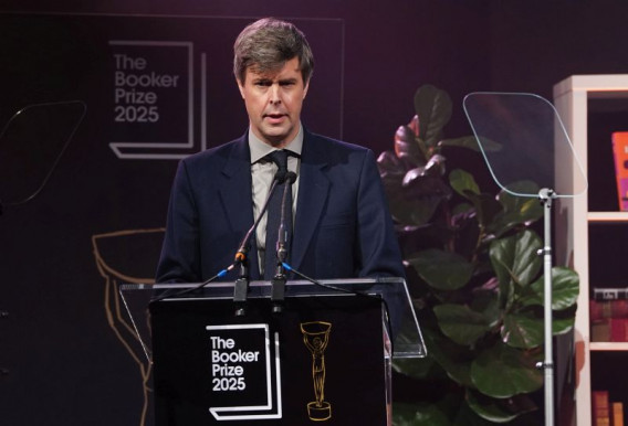 David Szalay kapta a Booker-díjat