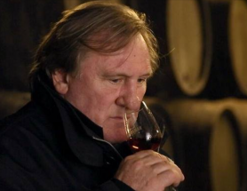 18 hónap felfüggesztettet kérnek Depardieu-re