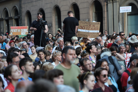 Újabb tüntetés lesz délután a közoktatás állapota miatt