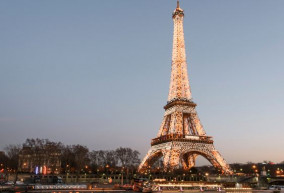 Tűz ütött ki az Eiffel-torony liftaknájában