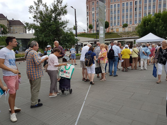 Pártjaik előtt járnak az ellenzéki választók
