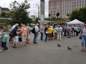 Kígyózó sorok az előválasztáson