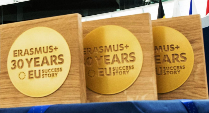 Szakértő: Alibi a kormány Erasmus-pótlónak szánt programja