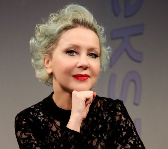 Prágában lép fel Eszenyi Enikő 