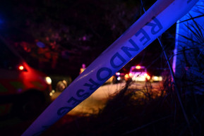 Robbantás volt egy családi háznál, egy rendőr meghalt Esztergomban