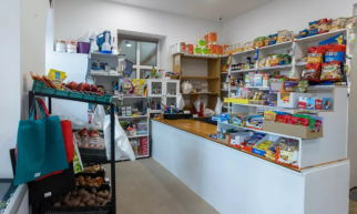 Hangulatjavítás vidéken: 6 milliárddal több pénzzel tömi ki a kormány a falusi boltosokat