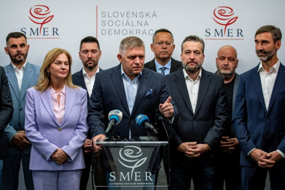 Aláírták a koalíciós szerződést az új kormánypártok elnökei Szlovákiában