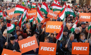 A Fidesz hatalmára az egyetlen valódi fenyegetés, ha a Tisza egymagában kétharmados többséget ér el