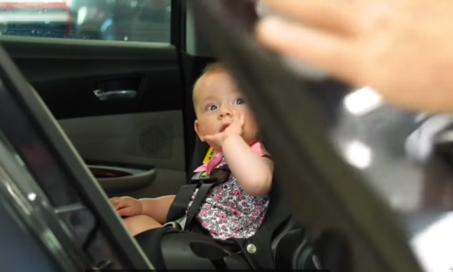 Négy hónapos babát hagytak a forró kocsiban Veszprémben 