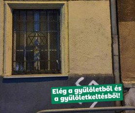 Horogkeresztet fújtak a Frankel Leó úti zsinagóga falára
